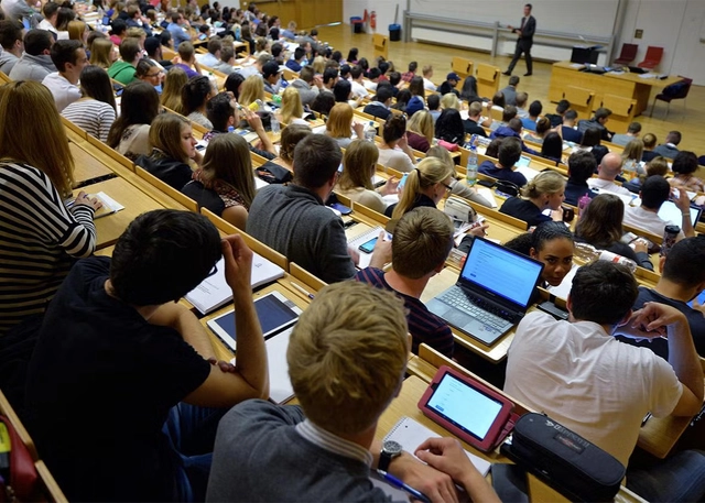 Slowing Job Market Challenges College Grads as Southern Cities Top ADP Rankings