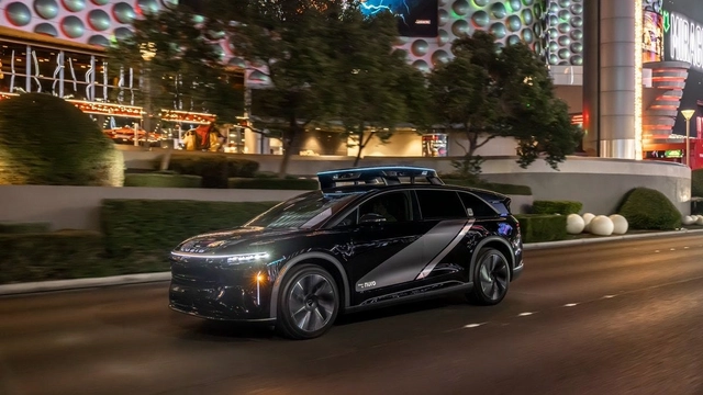 Robotaxi Luggage Fiasco: Waymo Drives Off with Passenger's Suitcase