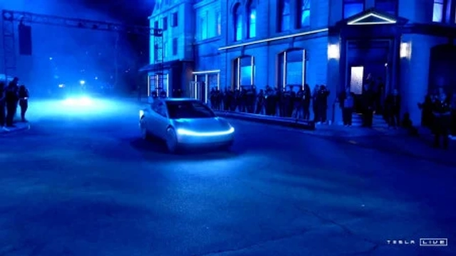 Robotaxi Reality: From CES Hype to Street-Ready Pods