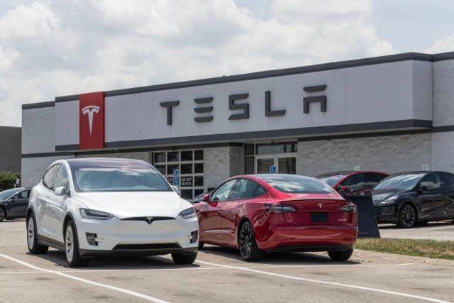 Tesla Cybercab Advances Through Regulatory Steps Despite Unclear Roadmap